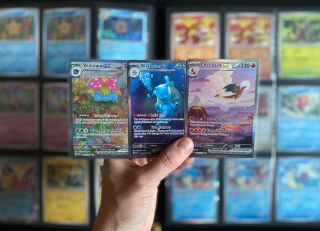 Nejlepší trio z poslední doby! Co na něj říkáte? Na www.pokesov.cz můžete najít většinu karet z edice Pokémon Scarlet &...